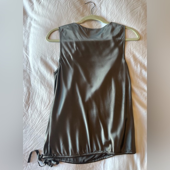 Theory silk gray metallic blouse. Size S. Excellent condition - Picture 5 of 7